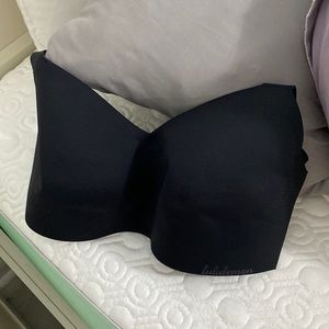 New without tag/ says E32. Fits like you’re a B or C 32